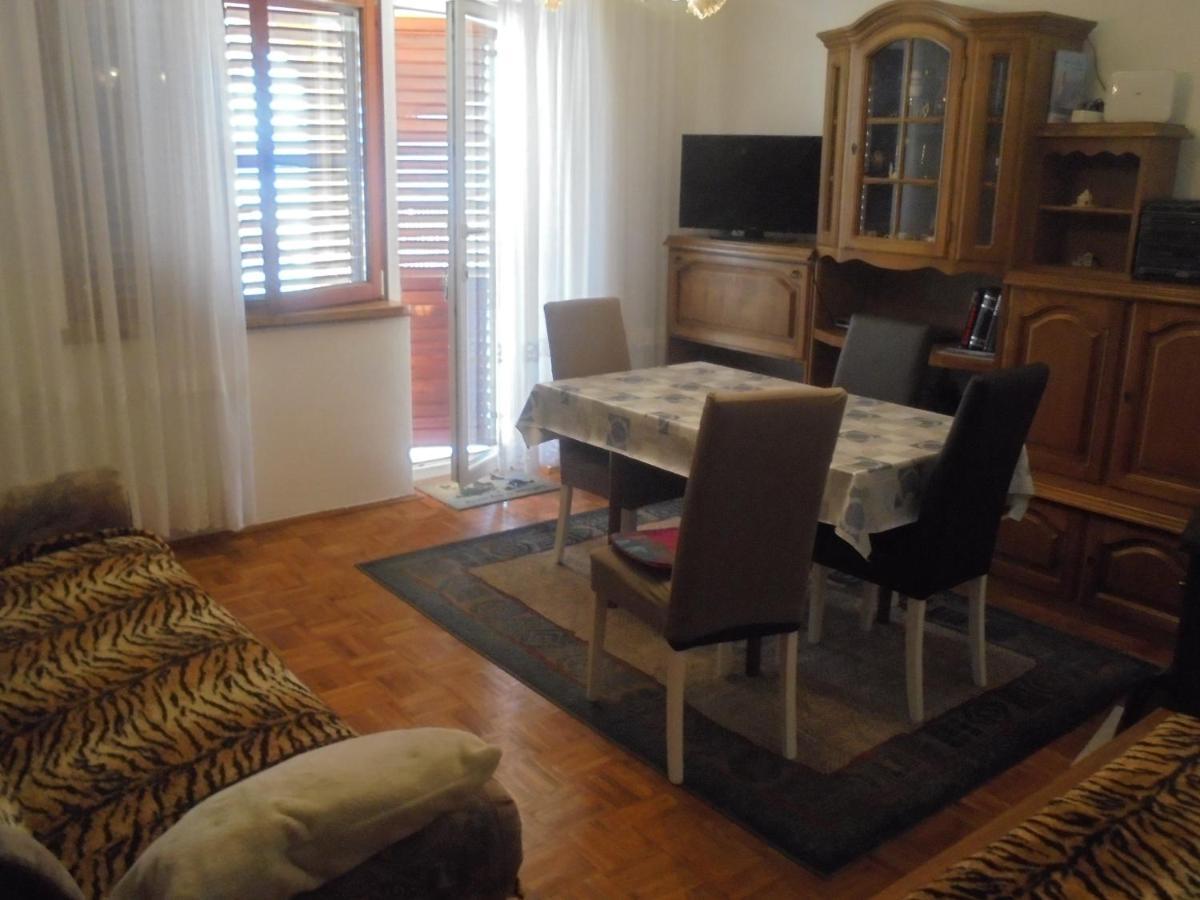 Apartment Maestral Сень Екстер'єр фото
