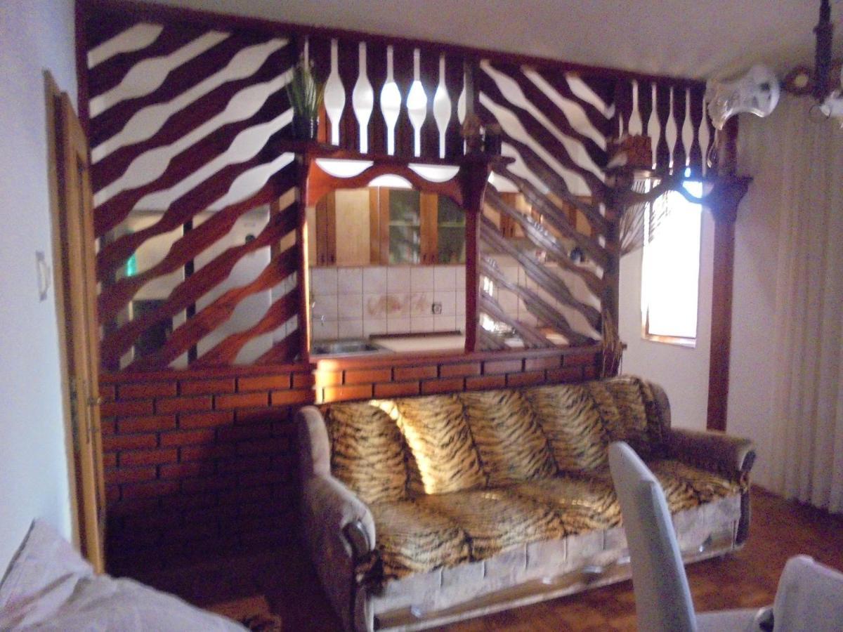 Apartment Maestral Сень Екстер'єр фото