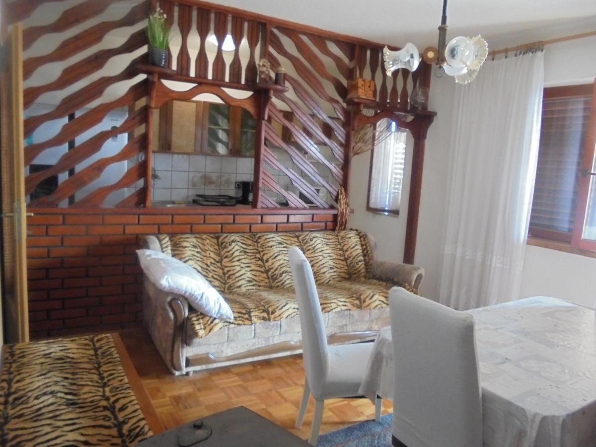 Apartment Maestral Сень Екстер'єр фото