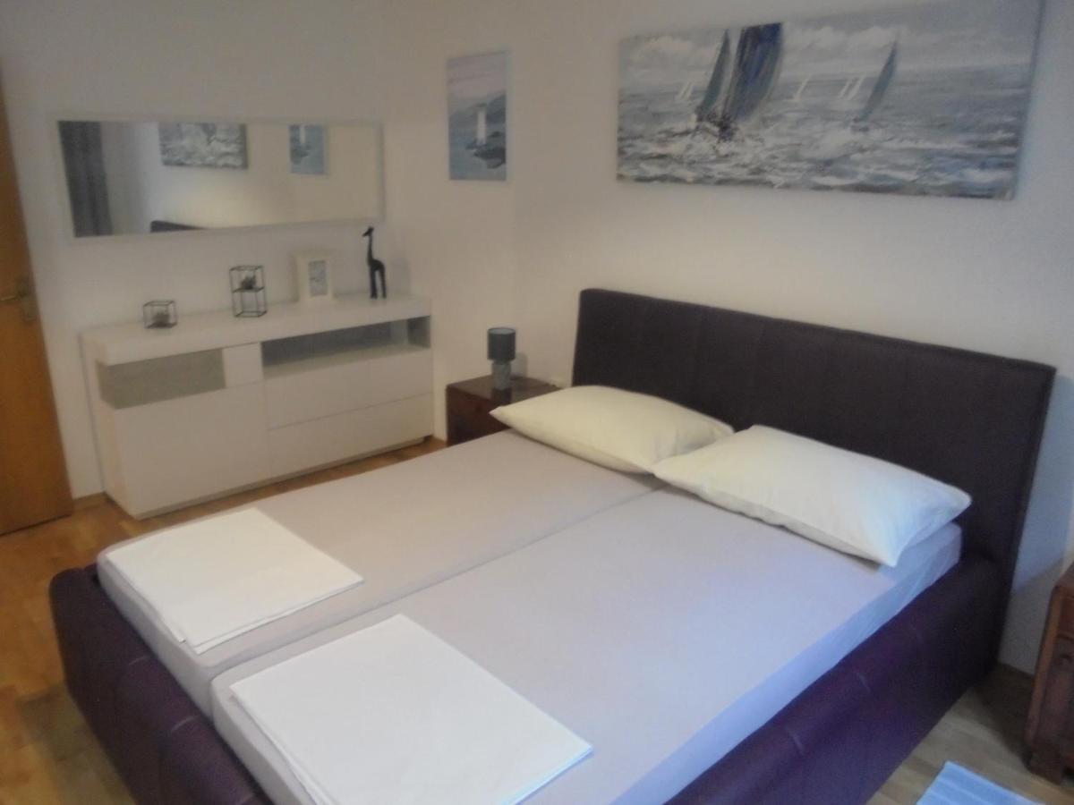 Apartment Maestral Сень Екстер'єр фото